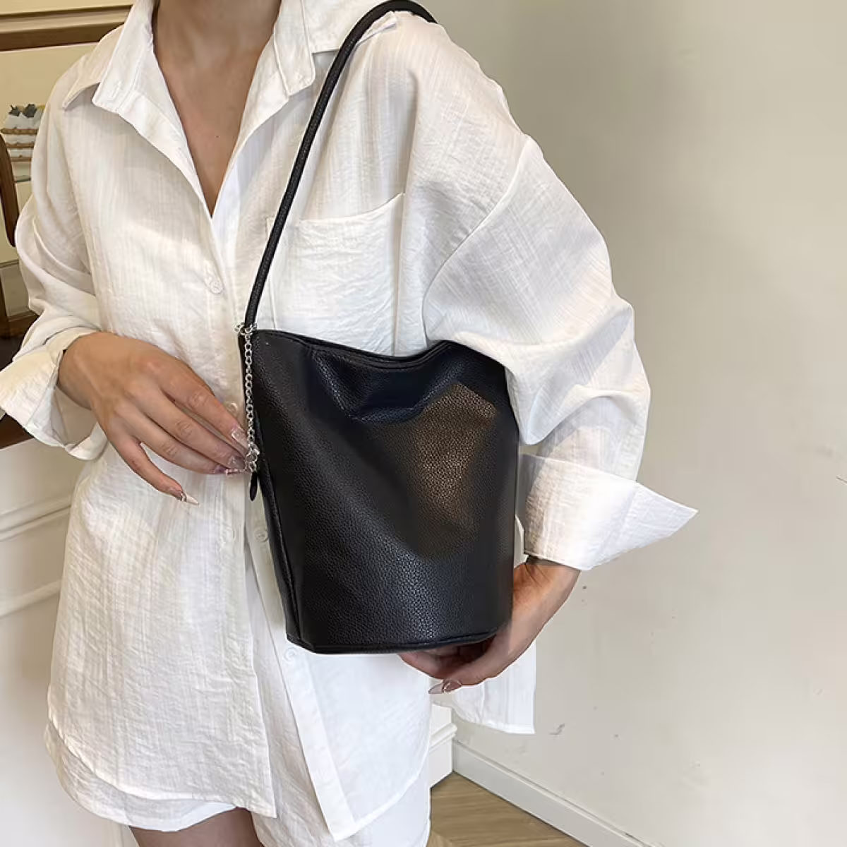 皮革圓身水桶包×肩背包×黑色-第5張