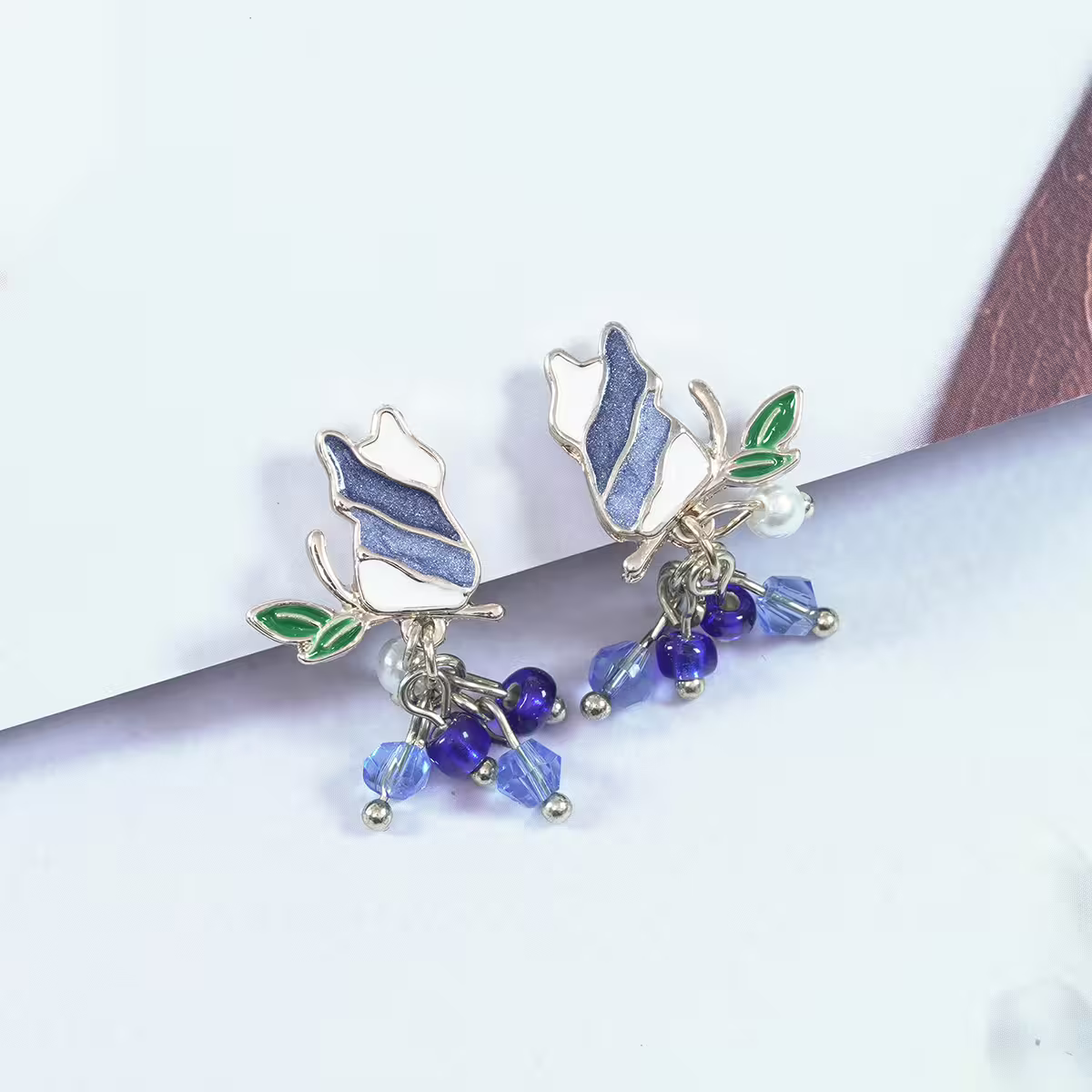 藍白漸層枝葉小貓咪×三角耳夾-第1張