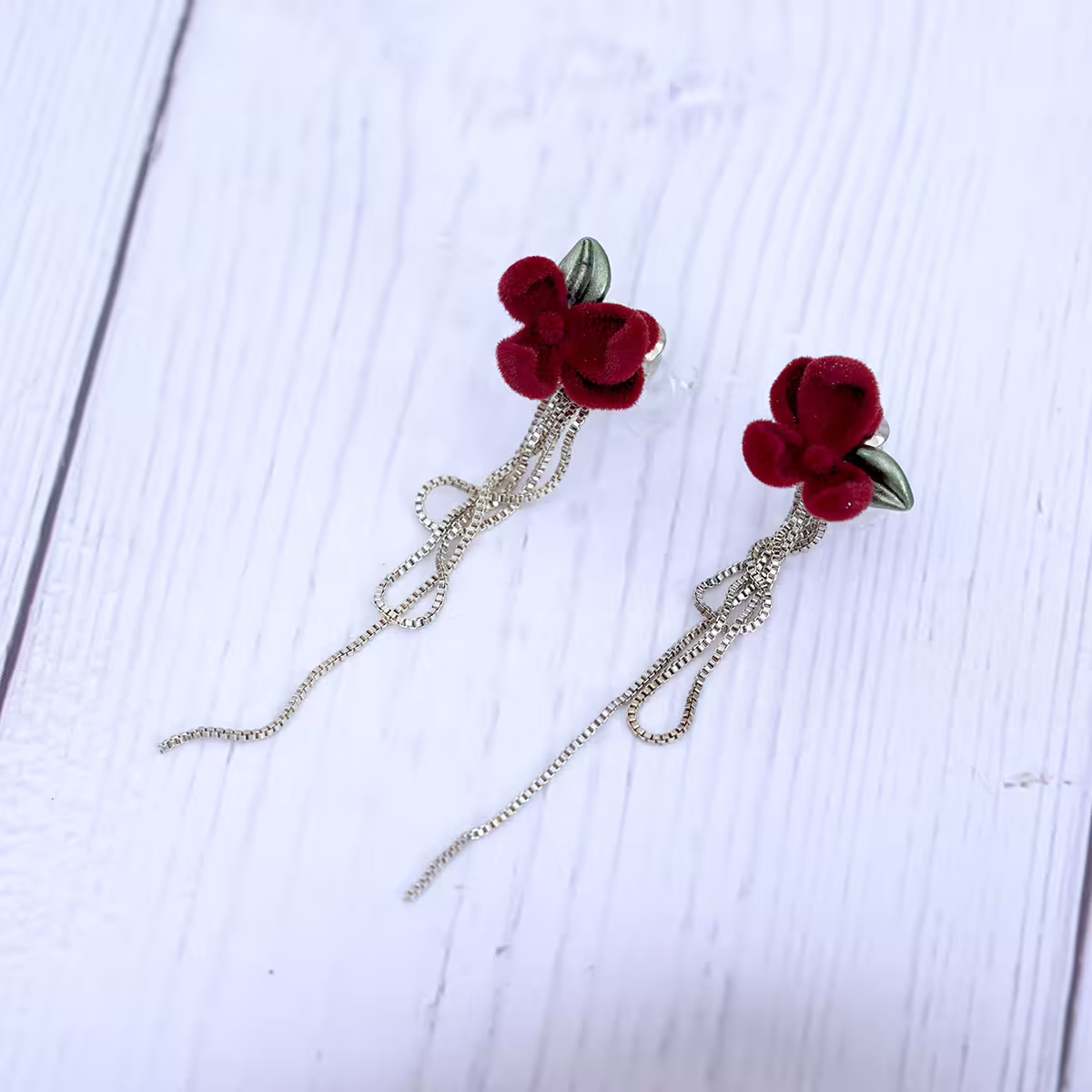 紅絲絨梔子花鍊條×後掛式吊墜耳環-第1張