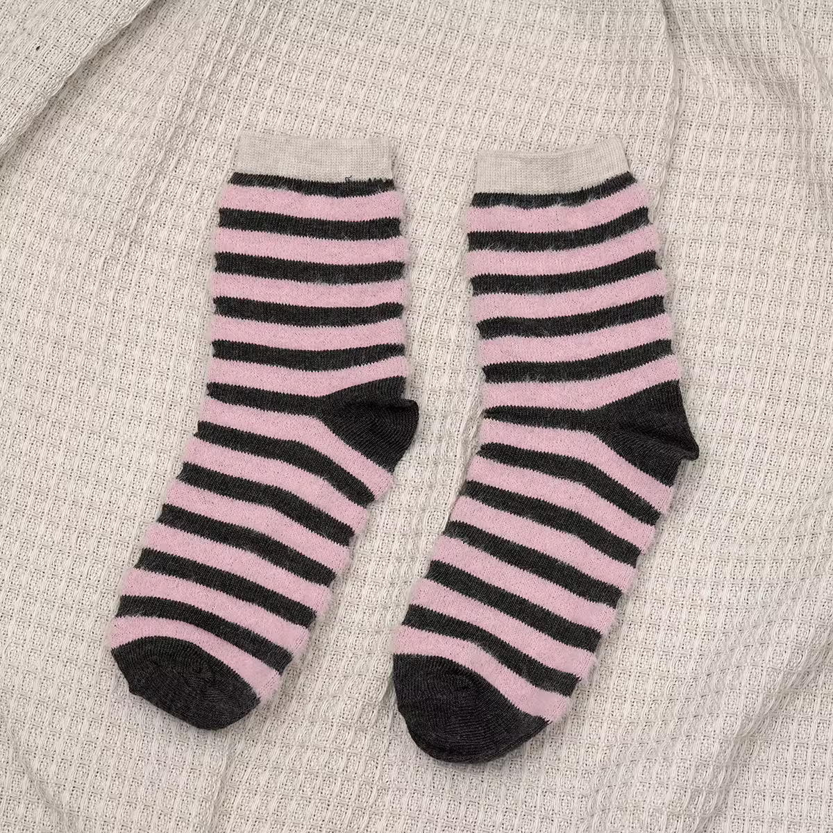 點點條紋毛襪&times;中筒襪&times;二雙套件襪子組-第4張