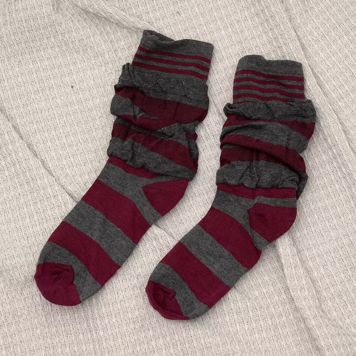 雙層條紋假兩件&times;中筒襪&times;紅灰-第3張