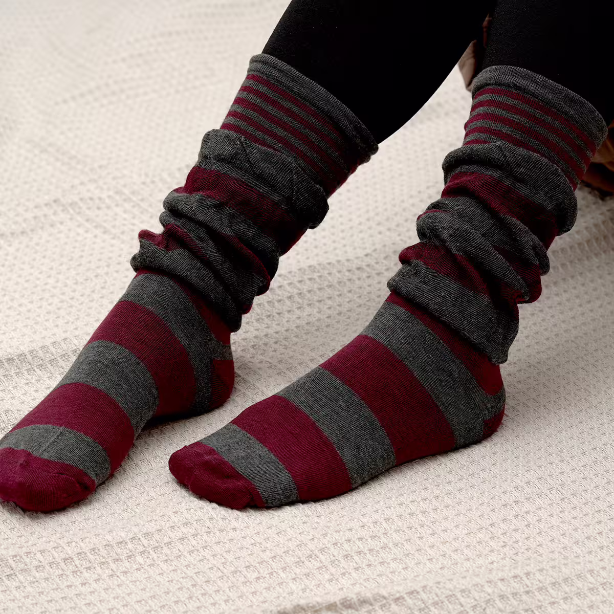 雙層條紋假兩件&times;中筒襪&times;紅灰-第5張