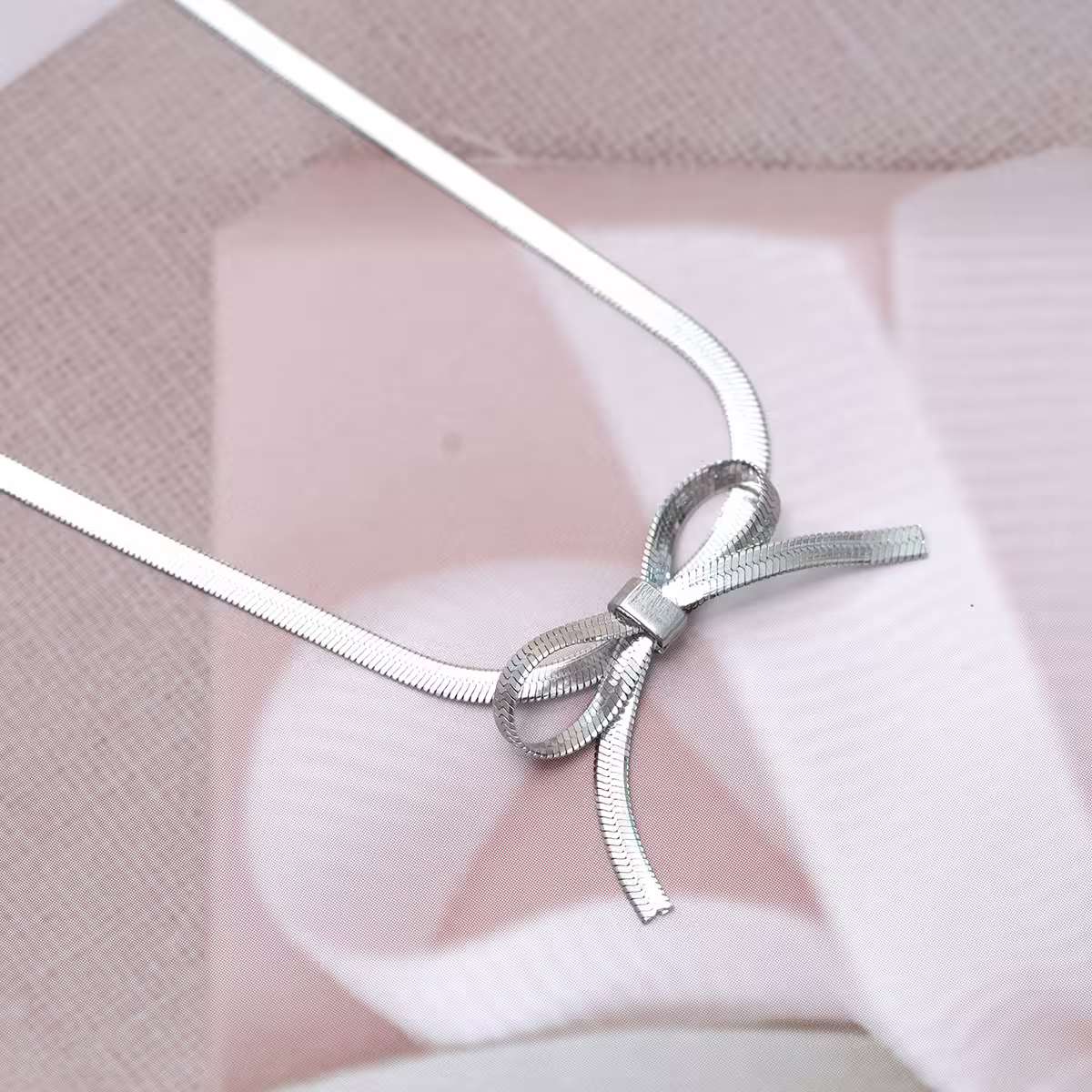 316鋼飾&times;扁平蛇骨蝴蝶結&times;項鍊&times;銀色-第3張