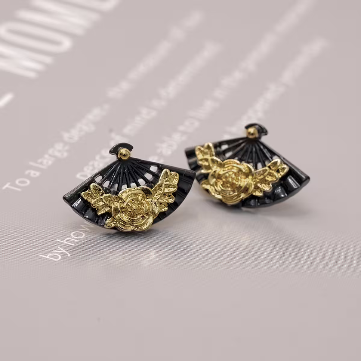 墨扇金牡丹&times;吊墜耳環-第2張