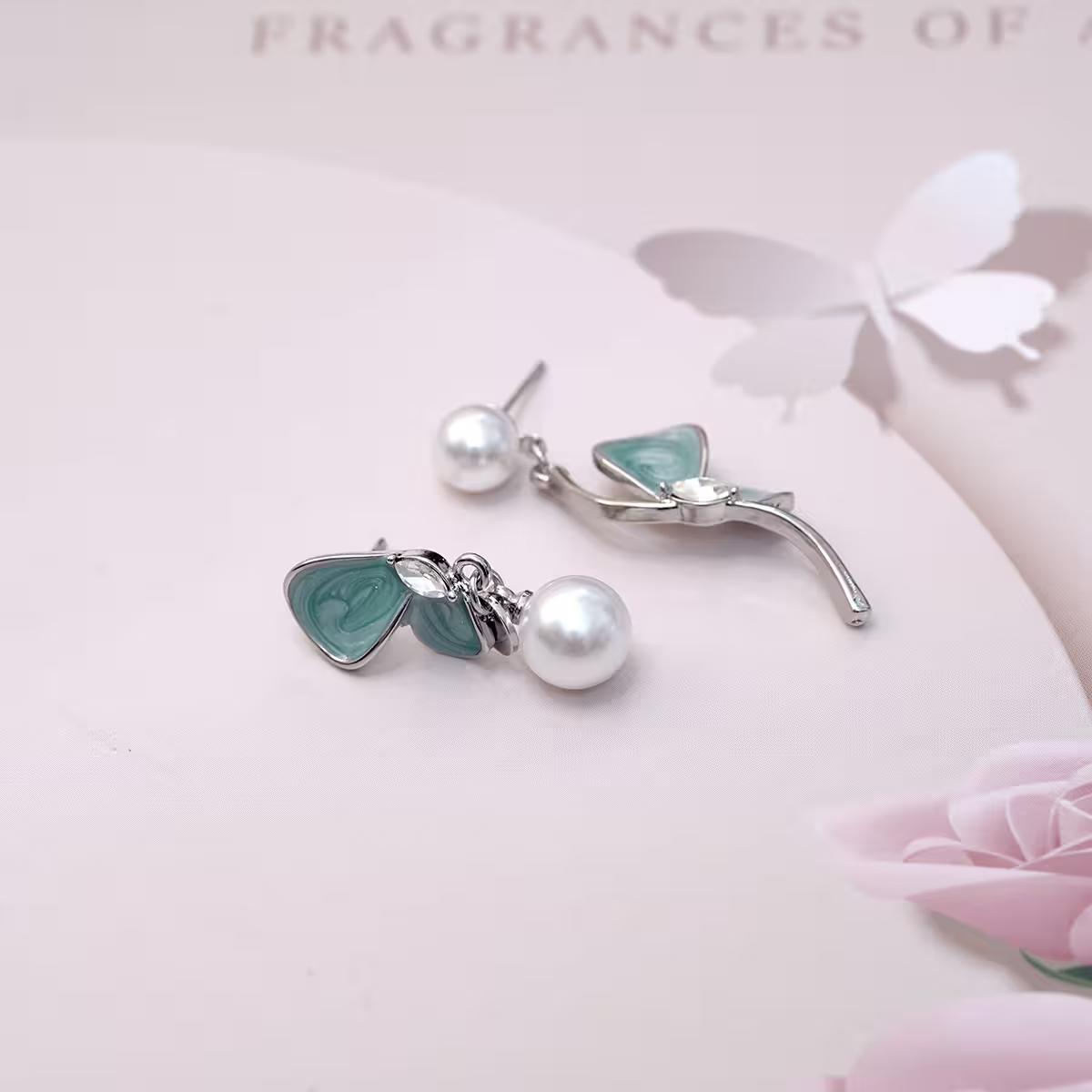 是花似蝶&times;不對稱吊墜耳環-第2張