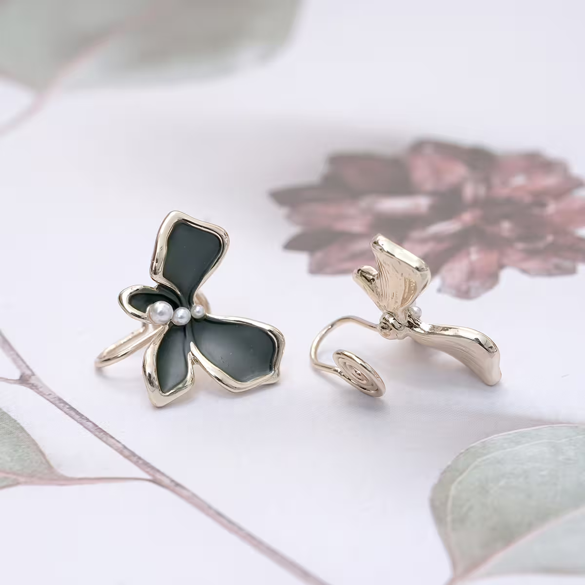 墨色蝴蝶花&times;蚊香盤U型耳夾-第4張