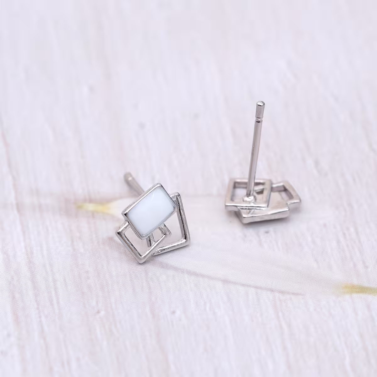 925銀針&times;白框交錯&times;耳環-第4張