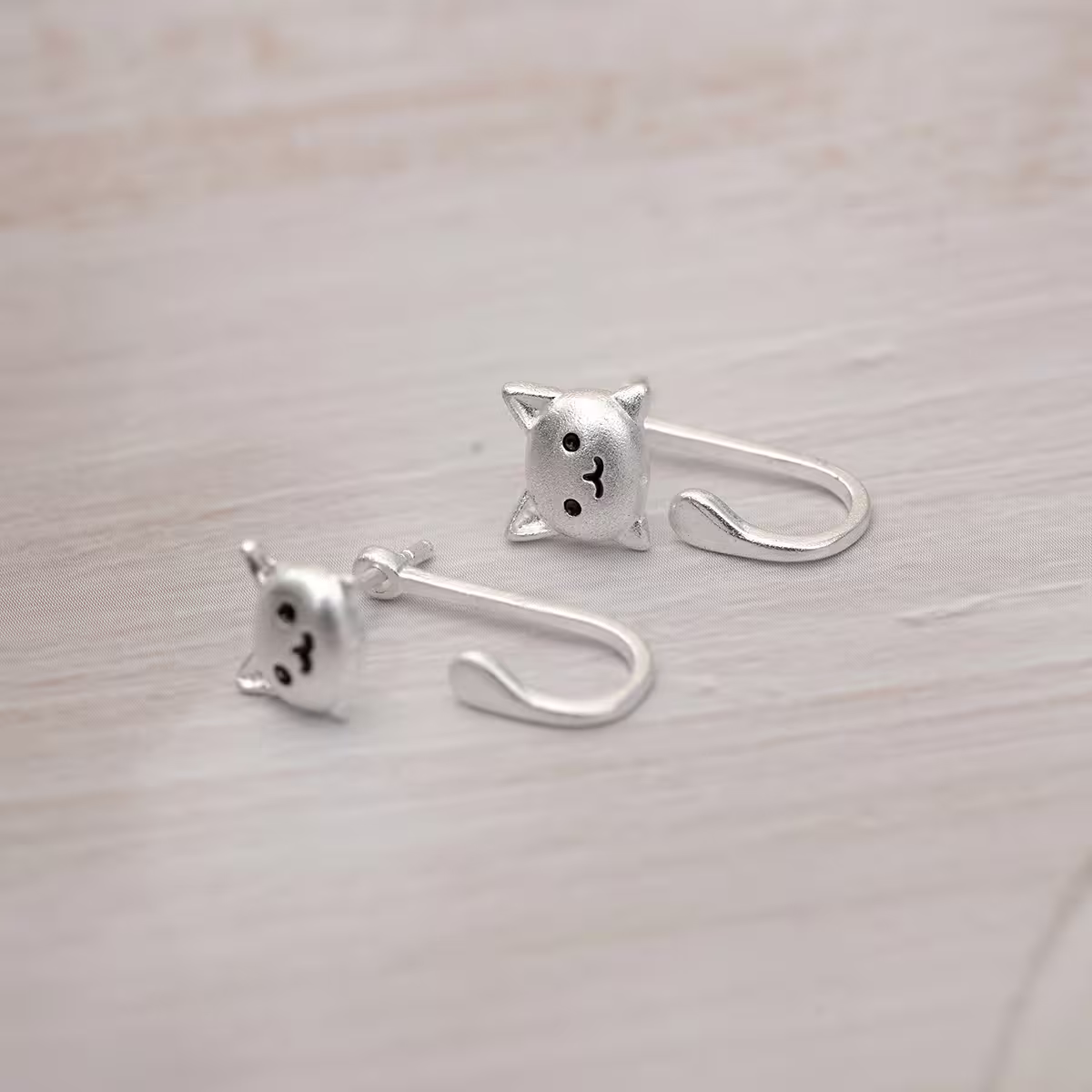 925銀針&times;小貓賣萌&times;後掛式耳環-第3張
