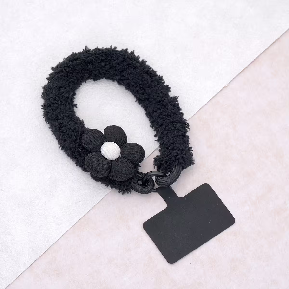 毛毛蟲小花朵&times;手機腕帶掛繩&times;黑色-第1張