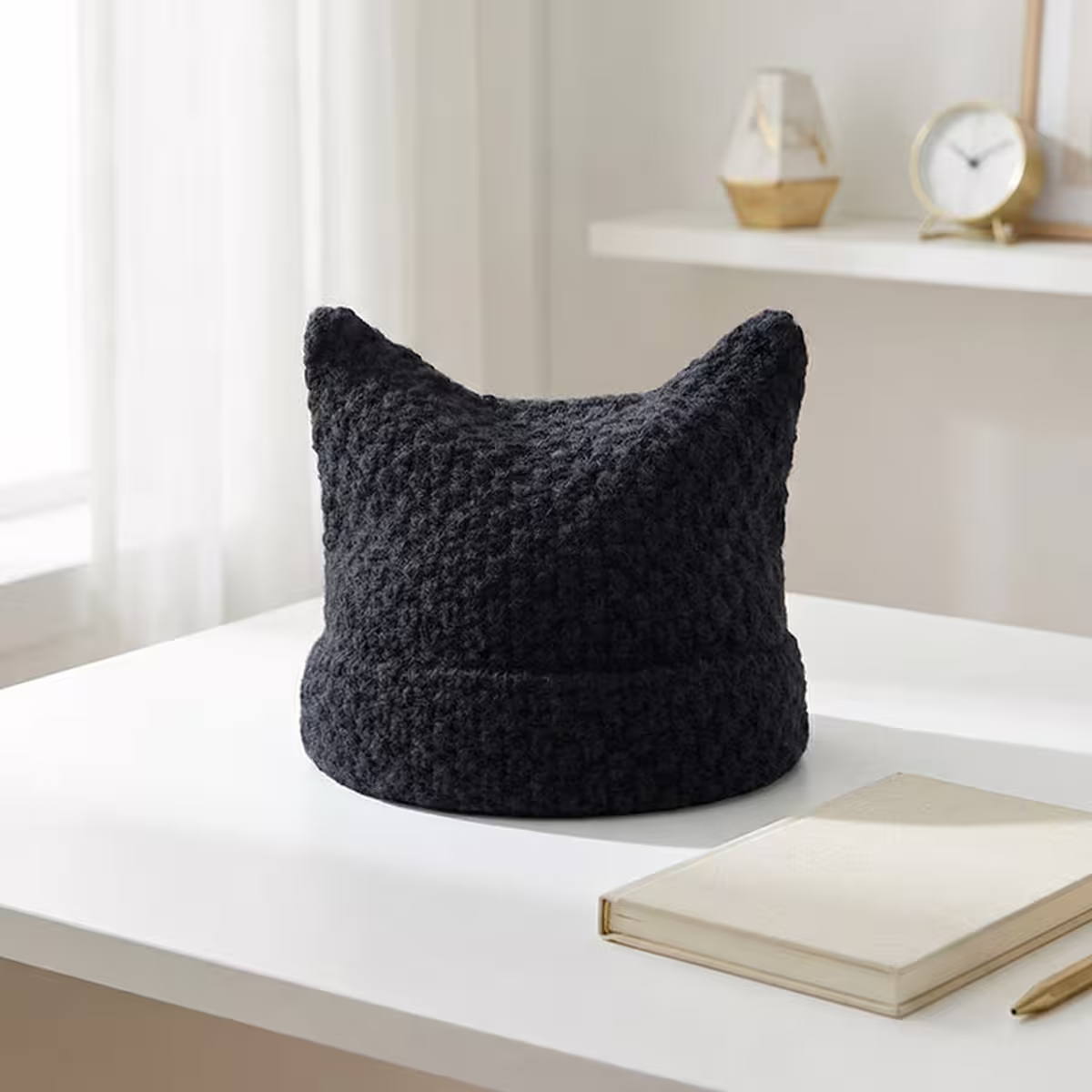 小惡魔&times;針織帽&times;棕咖線條-第1張