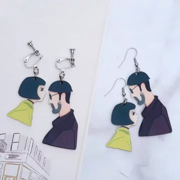 歐爸與我×不對稱吊墜耳勾×卡通風.avif