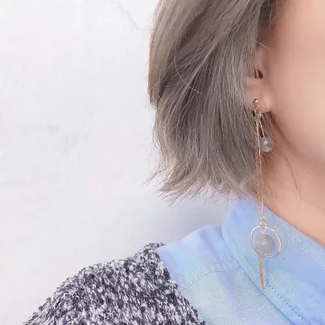灰晶石一字桿圓環×不對稱吊墜耳環.avif