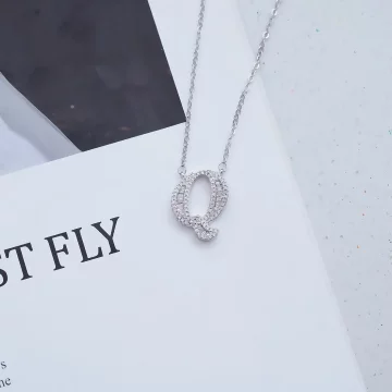 英文字母閃鑽×項鍊×Q.avif