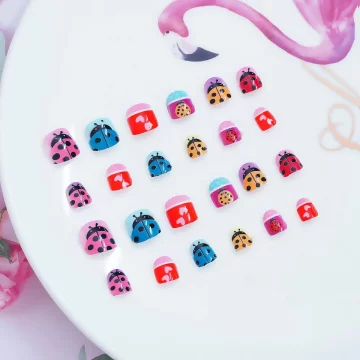 兒童×可愛瓢蟲亮面×穿戴式手指甲片×二十四入.avif