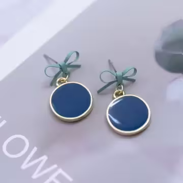 小巧蝴蝶結圓圈×吊墜耳環