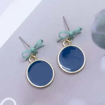 小藍鯨×U型耳骨耳夾.avif