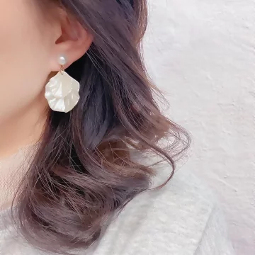 純白簡約珍珠貝殼×吊墜耳環.avif