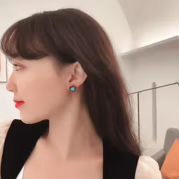 黑框閃鑽藍愛心&times;螺旋耳夾