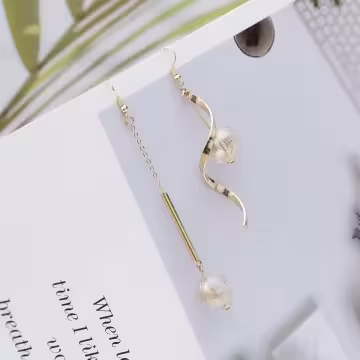 螺旋金屬玻璃球×不對稱吊墜耳勾