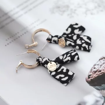 黑白豹紋布藝LOVE×吊墜耳環.avif