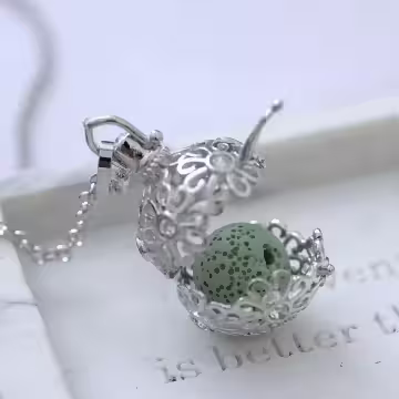 繡花球×薰香火山石×長項鍊