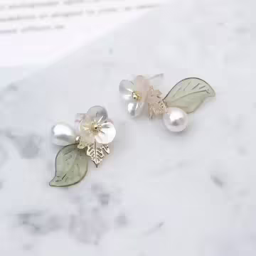 綠葉小白花水滴珍珠×吊墜耳環