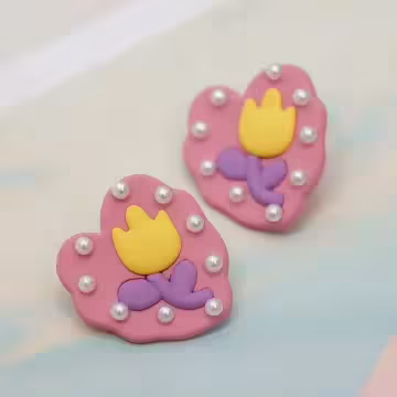 鬱金香粉心點點×耳環