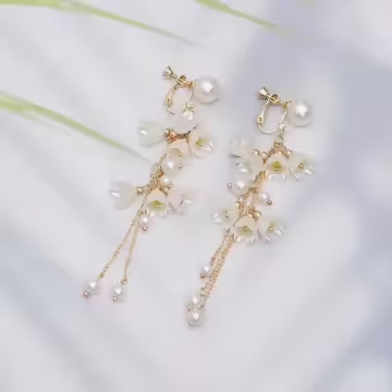 鈴蘭花搖曳珍珠×螺旋耳夾