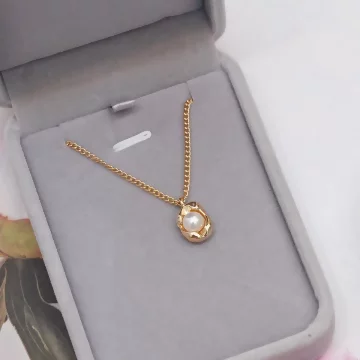 金珠×鎖骨項鍊.avif