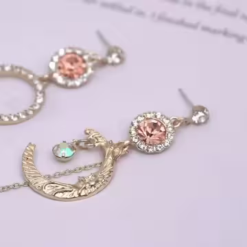 華麗宮廷月亮粉晶×不對稱吊墜耳環