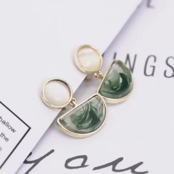 半圓煙綠泫染貓眼石×螺旋耳夾.avif