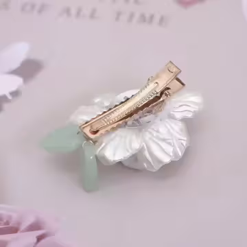 貝殻水晶山茶花×鴨嘴式髮夾