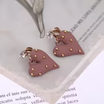 金色波點愛心&times;三角耳夾