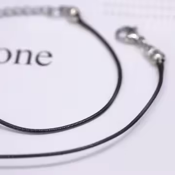 愛心翅膀金屬石頭&times;皮革項鍊