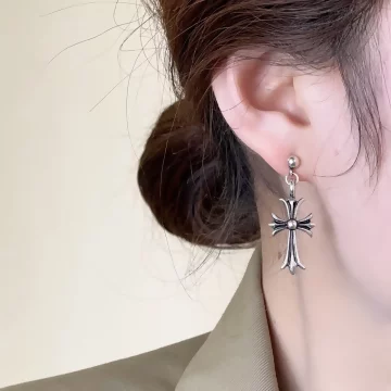 哥德黑十字×吊墜耳環.avif