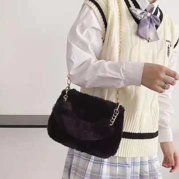手提小巧毛絨絨×鍊條斜背包×黑色.avif