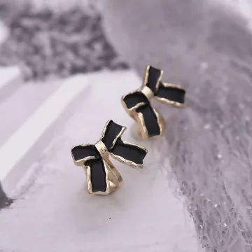黑色金邊蝴蝶結×三角耳夾.avif