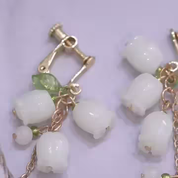 白色鈴蘭花×螺旋耳夾