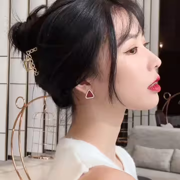 千鳥黑咖三角型×不對稱耳環