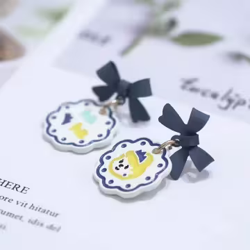 花邊灰姑娘×不對稱耳環