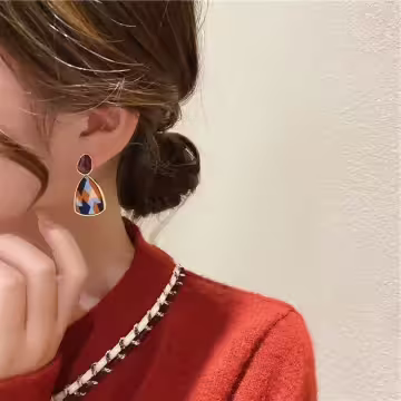 酒紅三角幾何紋×三角耳夾