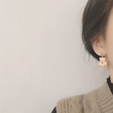 小熊愛吃櫻桃×不對稱吊墜耳環 .avif