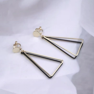 俐落黑金三角型×三角耳夾.avif