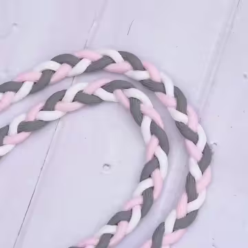 撞色麻花辮×手機斜背雙勾掛繩×灰粉