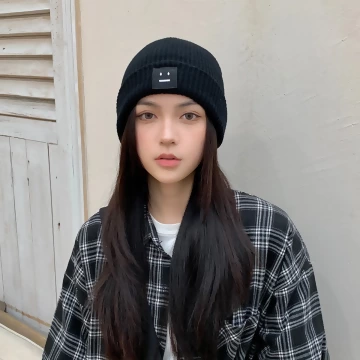 笑臉 ‧_‧×毛帽×黑色.avif