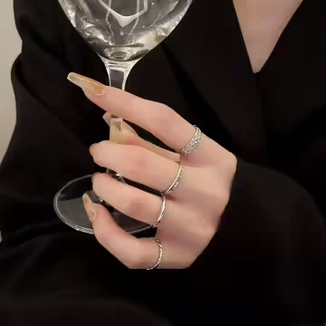 素圈波紋字母銀色×四套件戒指組