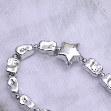 銀色大愛心&times;手機腕帶掛繩