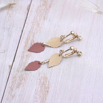 撞色玉石紋不規則圓環×三角耳夾×共二色.avif