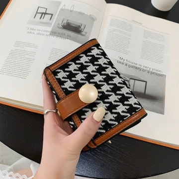 千鳥紋布面皮革×三折短皮夾×棕咖.avif