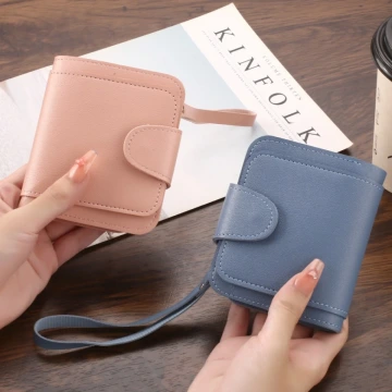 簡約皮革×翻頁三層短皮夾×粉紅.avif